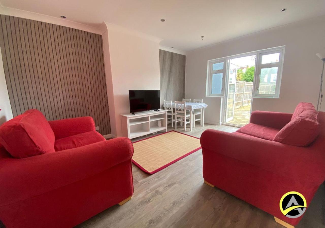 Delightful London Chalet House Μπρόμλεϊ Εξωτερικό φωτογραφία